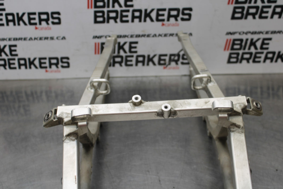 00 SUZUKI GSXR750 REAR SUBFRAME BACK SUB FRAME BB820