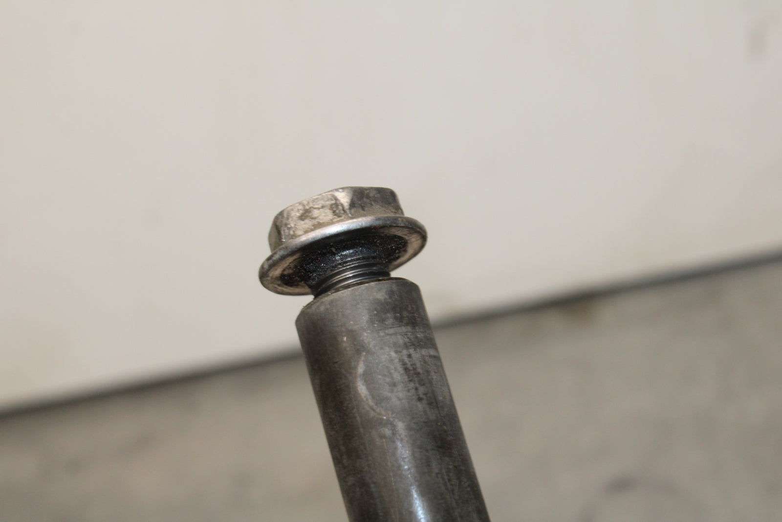 13-18 KAWASAKI NINJA ZX6R FRONT WHEEL RIM AXLE PIVOT BOLT BB118