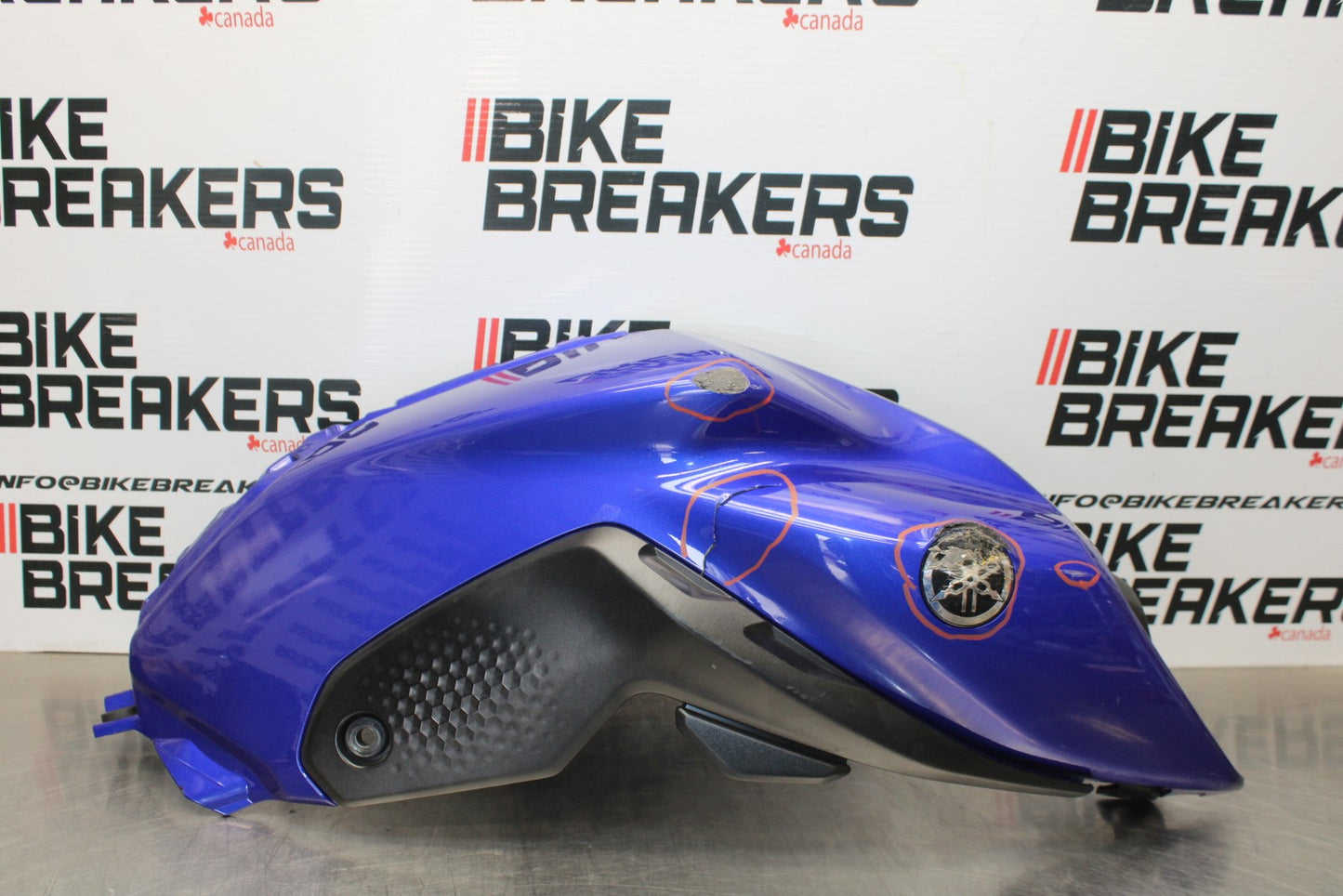 23-24 YAMAHA MT-07 RIGHT FRONT UPPER MID SIDE FAIRING COWL PLASTIC BB194