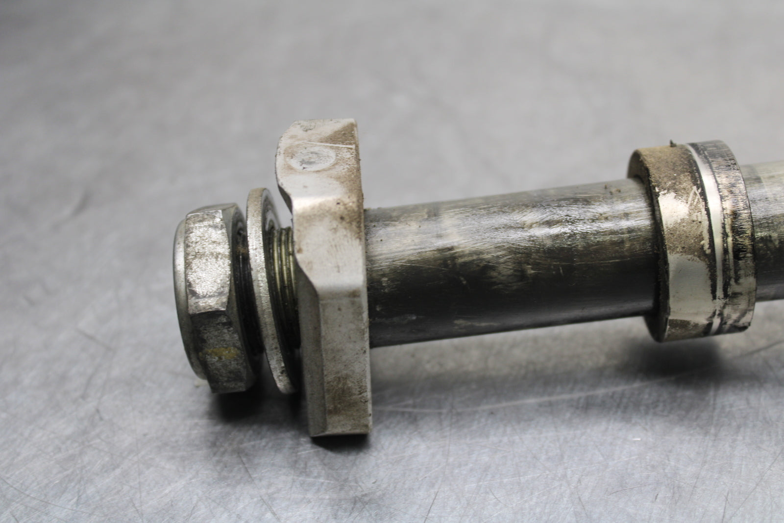 08-10 SUZUKI GSXR 600 REAR AXLE BACK WHEEL RIM PIVOT BOLT AXEL BB753