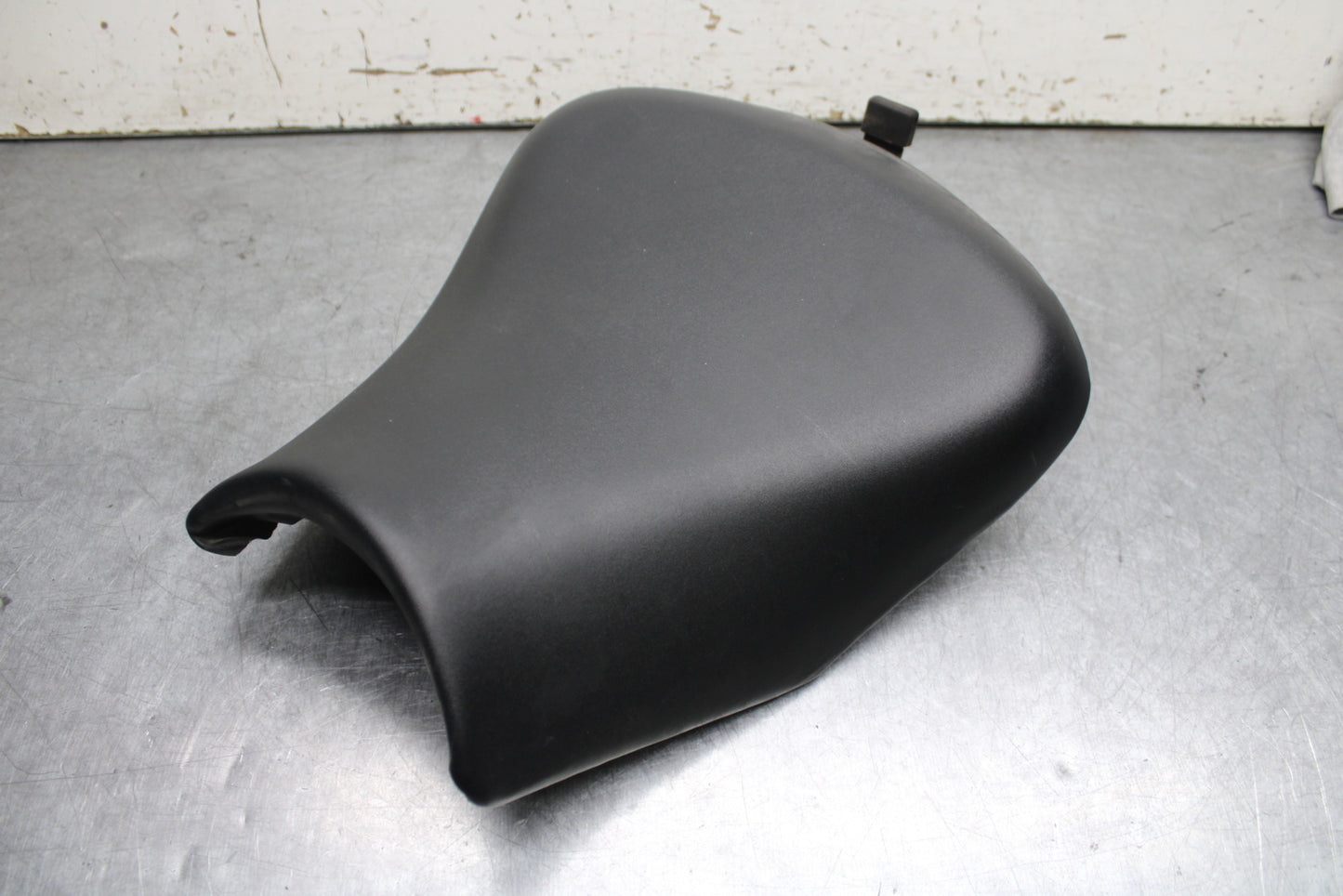 18-24 KAWASAKI NINJA 650 FRONT DRIVERS SEAT PAD SADDLE PILLION BB725