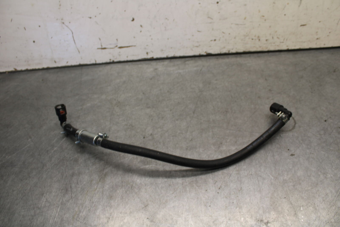 05-06 SUZUKI GSXR1000 FUEL HOSE GAS LINE TUBE PIPE 15810-41G00 BB677