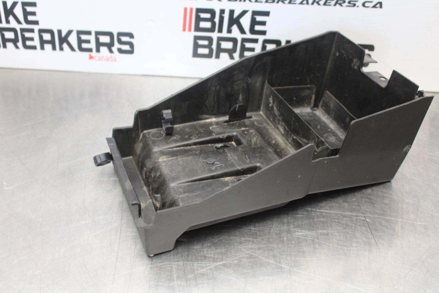 18-23 KAWASAKI NINJA 400 EX400 ABS REAR UNDERTAIL BATTERY TRAY PLASTIC BB192