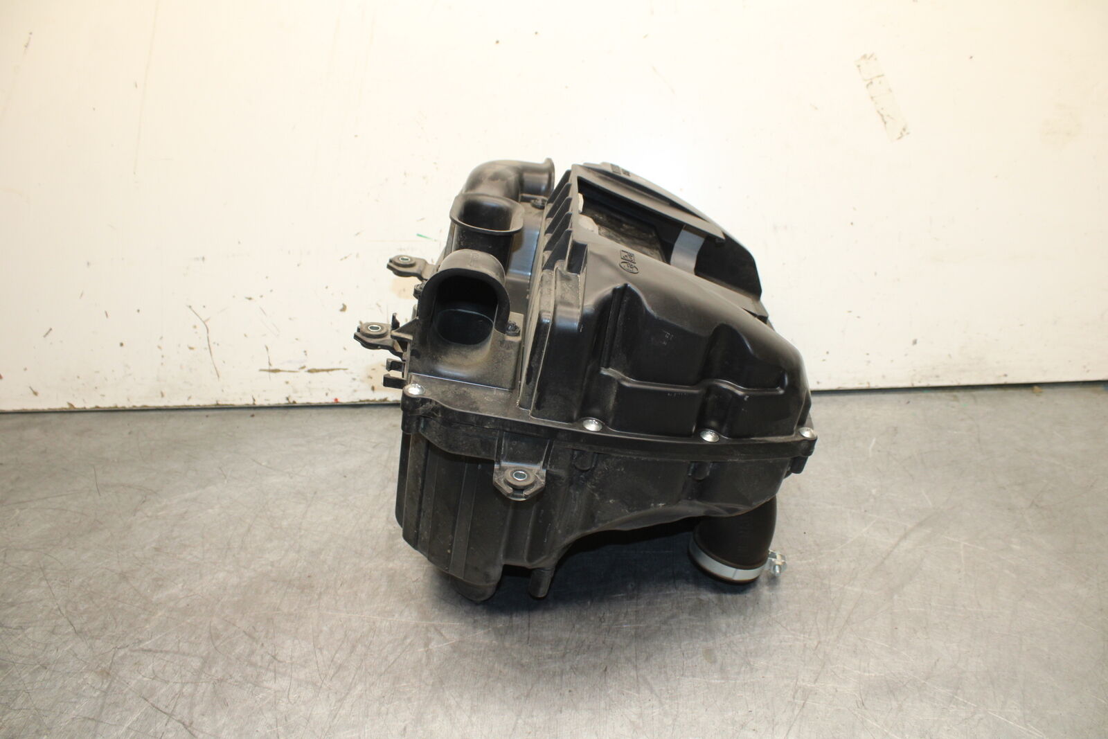 22-24 YAMAHA XSR900 AIRBOX AIR INTAKE FILTER BOX BB710