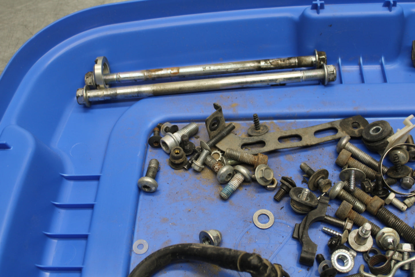 08-10 SUZUKI GSXR 600 MOUNTING BOLTS HARDWARE MOTOR SCREWS  BB721