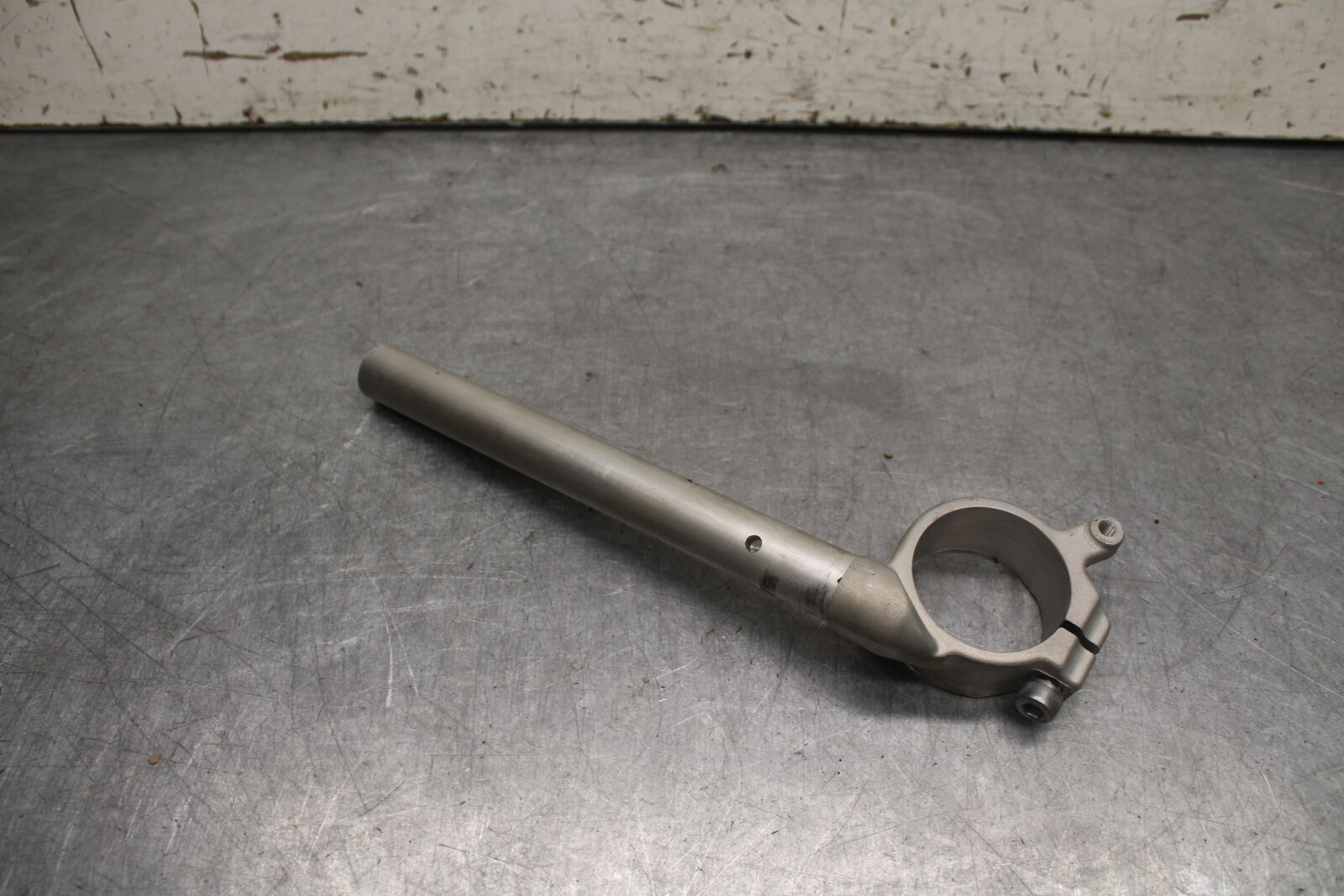 09-14 YAMAHA YZF R1 RIGHT CLIP ON HANDLEBAR 14B-26122-00-00 BB696