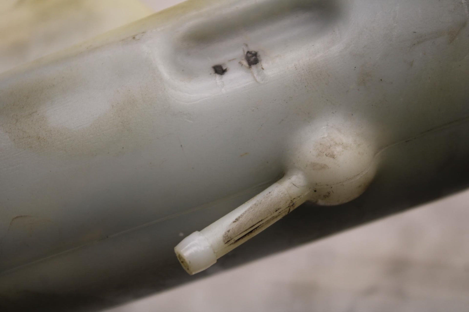 2000 Honda Super Hawk 1000 VTR1000F COOLANT WATER TANK RESERVOIR BOTTLE BB577