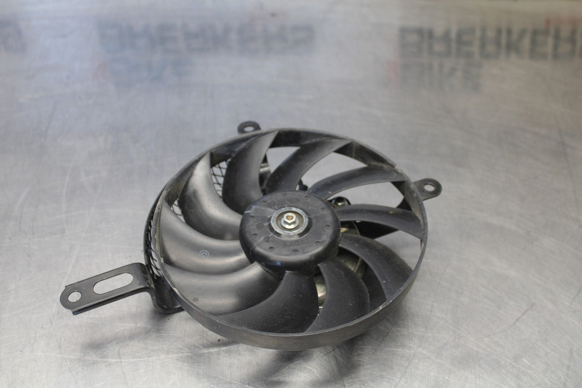 18 SUZUKI GSXR750 ENGINE RADIATOR COOLING FAN BB891