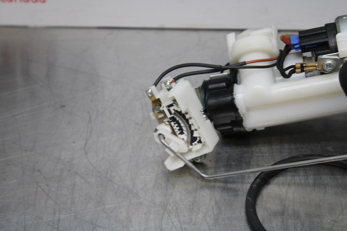 06-07 SUZUKI GSXR 600 FUEL PUMP GAS PETROL SENDER UNIT BB170