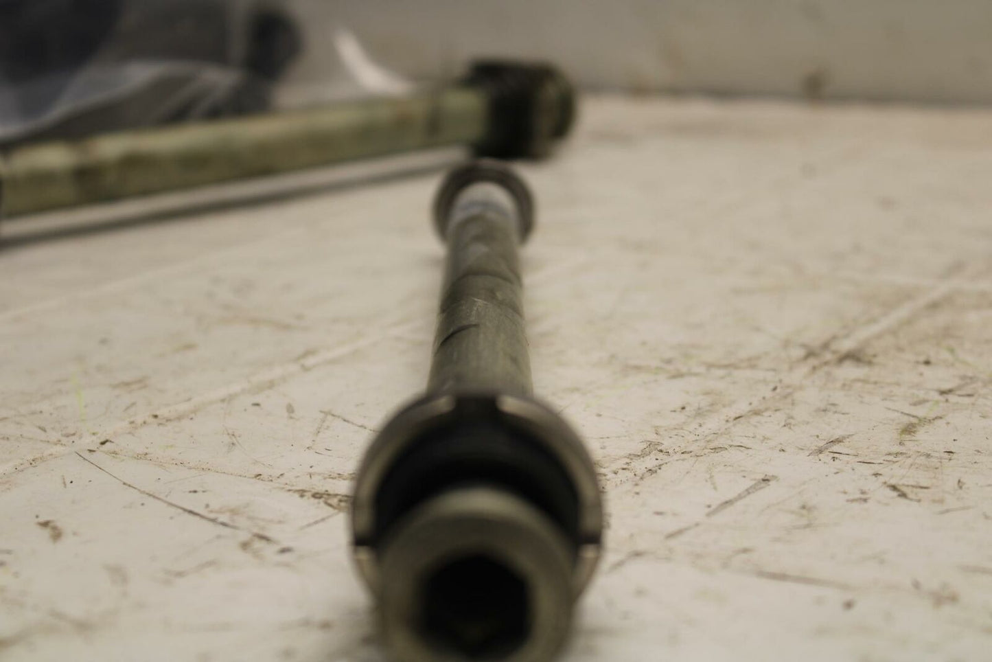 13-17 KAWASAKI NINJA ZX6R ZX636E REAR BACK SWINGARM BOLT SUSPENSION PIVOT AXLE B