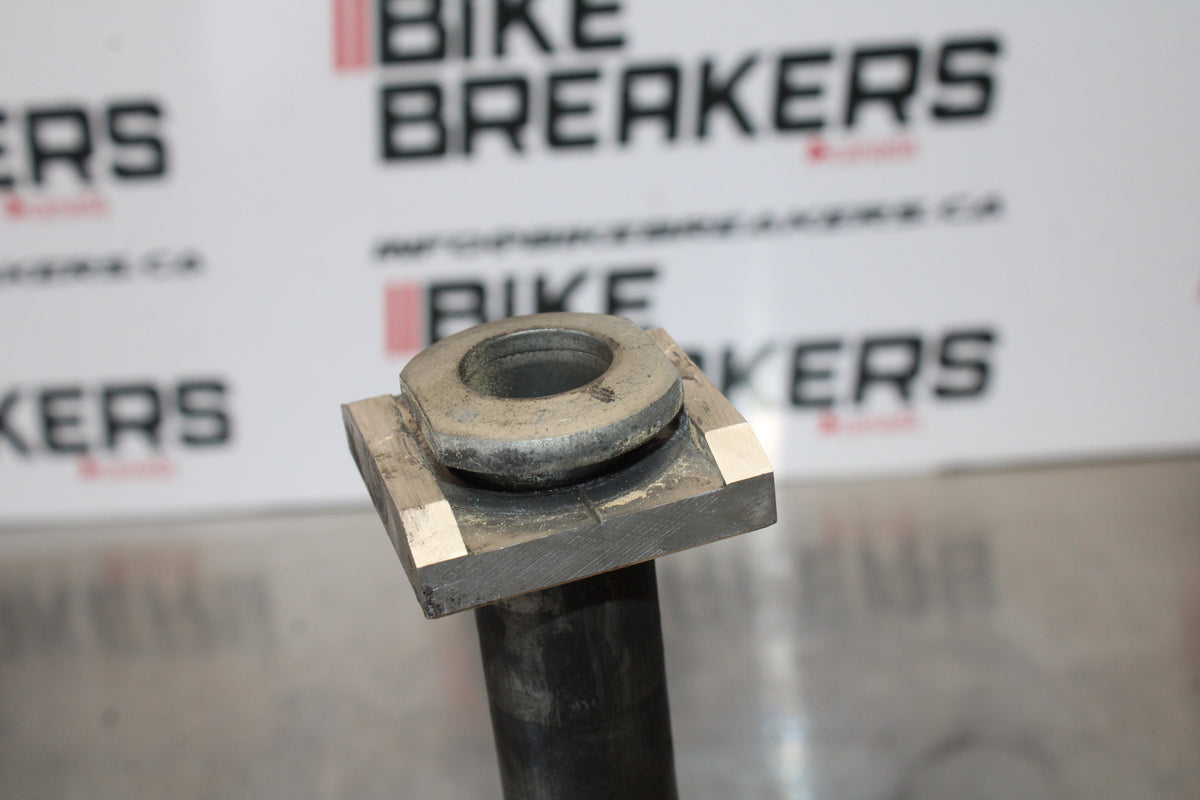 03-06 KAWASAKI Z1000 REAR AXLE BACK WHEEL RIM PIVOT BOLT AXEL BB164