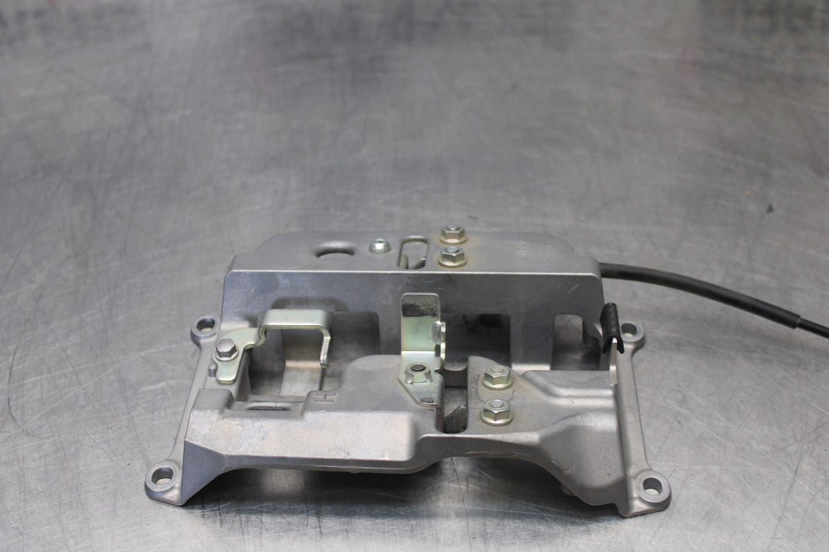 15-17 YAMAHA FJ09 REAR PASSENGER SEAT LATCH LOCK ASSEMBLY BB906
