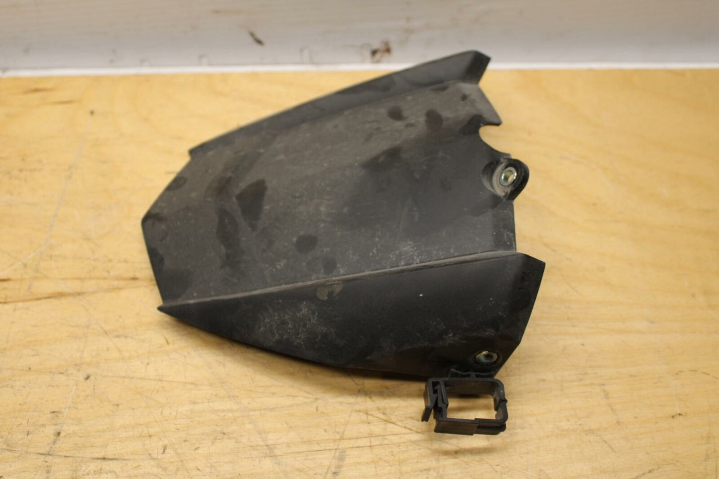 14-17 YAMAHA FZ09 REAR BACK WHEEL TIRE HUGGER FENDER BB321