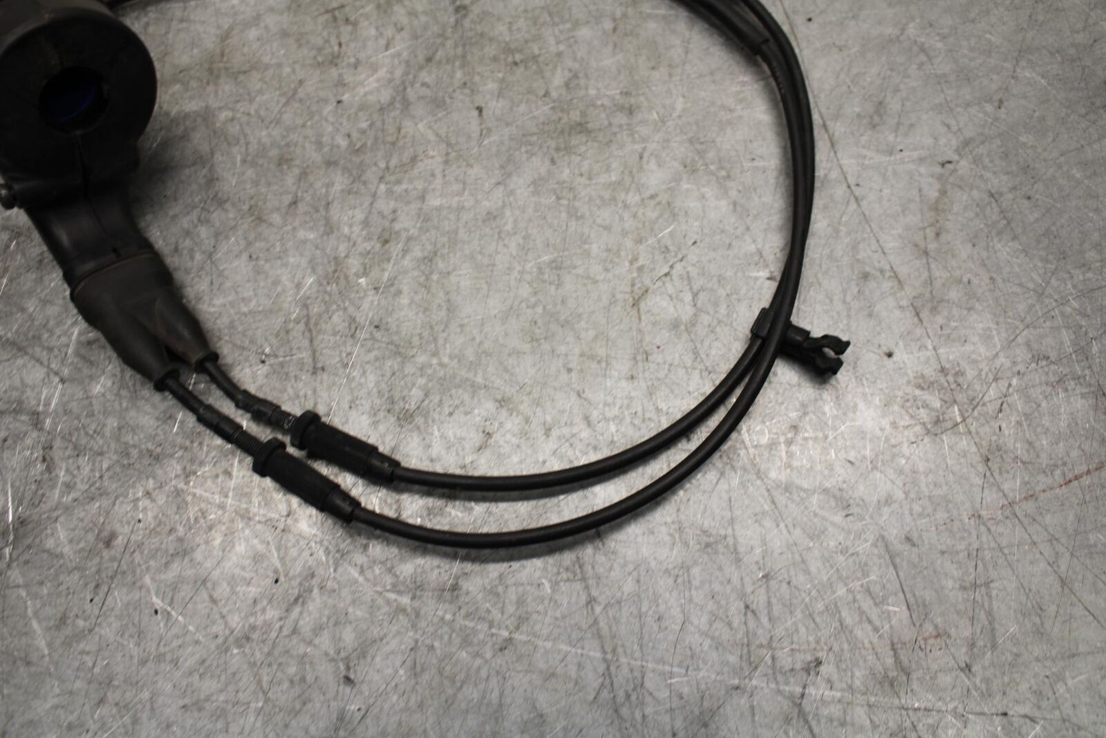 2009 Kawasaki Ninja ZX6R ZX600R THROTTLE CABLE LINE HOUSING GUIDE BB538