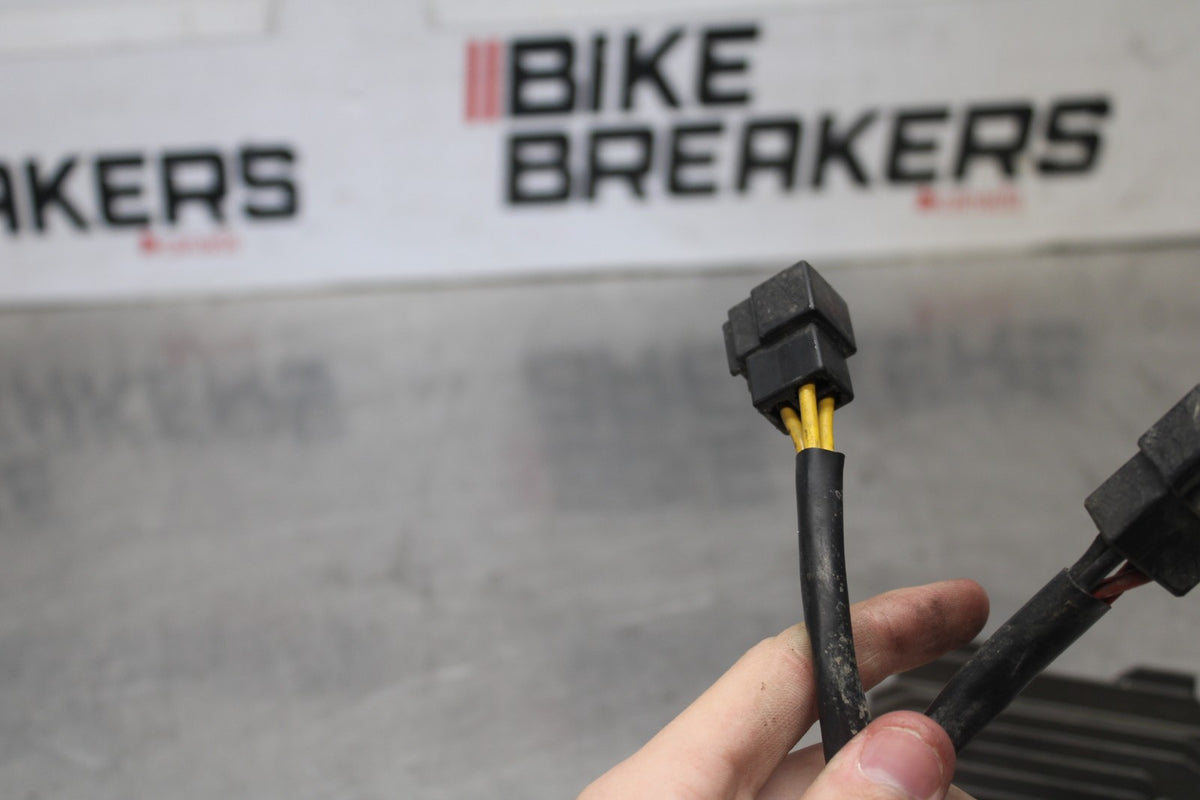 05-08 TRIUMPH SPEED TRIPLE 1050 RECTIFIER VOLTAGE REGULATOR BB933