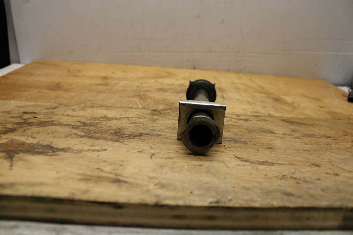 07-08 YAMAHA YZF R1 REAR AXLE BACK WHEEL RIM PIVOT BOLT AXEL BB333