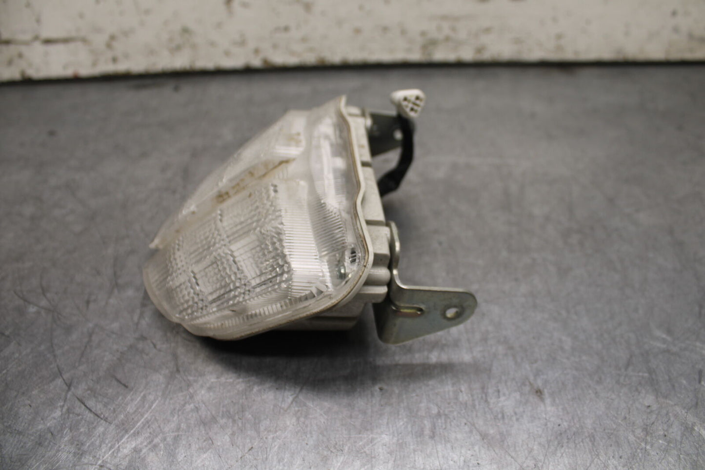 06-07 SUZUKI GSXR750 REAR TAIL TAILLIGHT BACK BRAKE LIGHT BB110