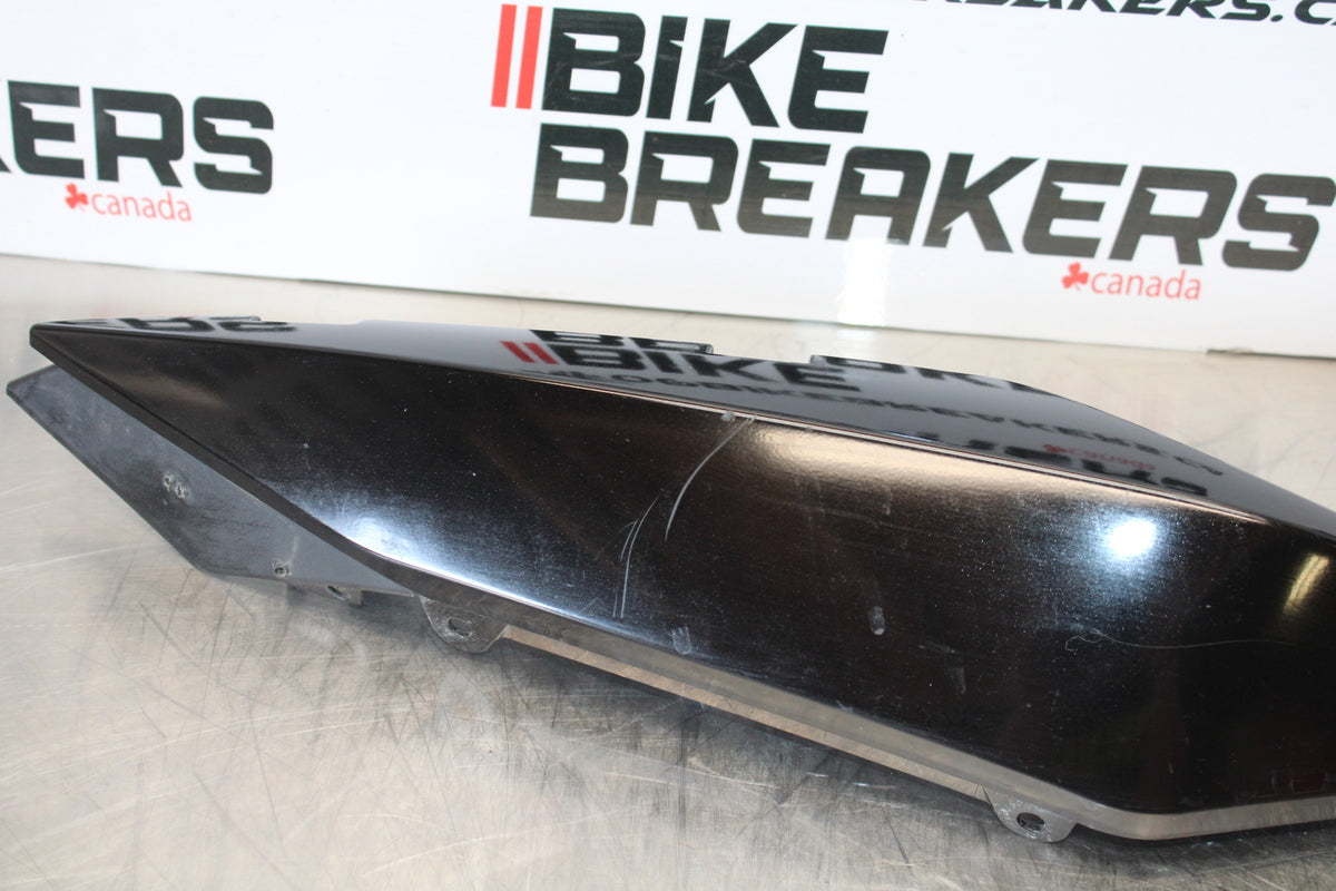 09-15 YAMAHA FZ6R RIGHT REAR BACK TAIL FAIRING COWL SHROUD BB161