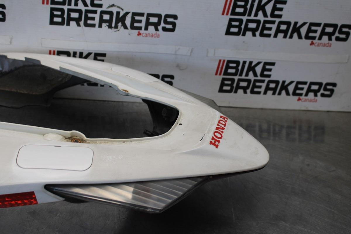 06-07 HONDA INTERCEPTOR 800 VFR800 REAR TAIL LIGHT & FAIRING COWL SHROUD BB917