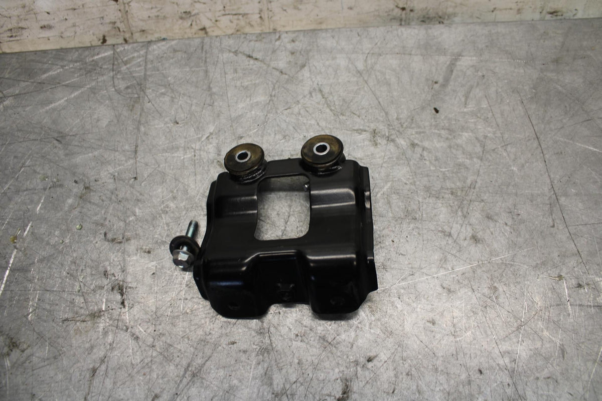 2015 Yamaha YZF R3 GAS TANK FUEL CELL PETROL RESERVOIR BRACKET MOUNT BB526