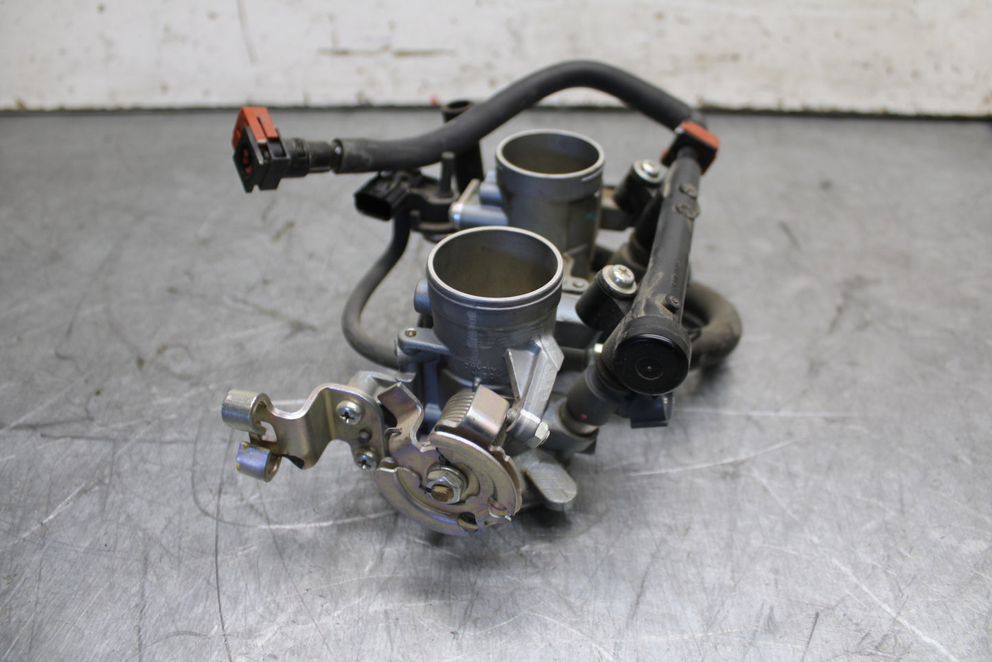 19-22 KAWASAKI Z400 MAIN FUEL INJECTORS / THROTTLE BODIES BB708