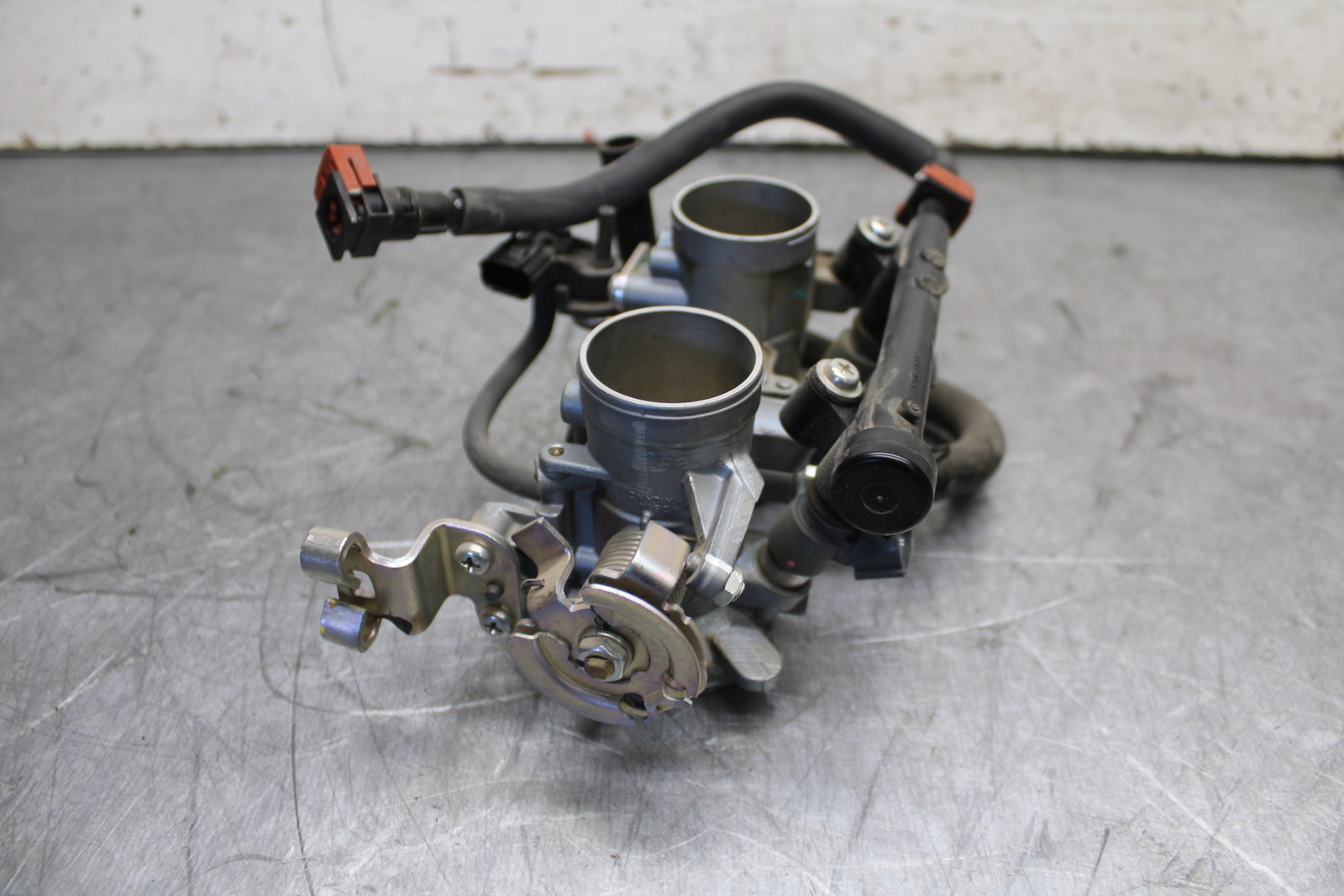 19-22 KAWASAKI Z400 MAIN FUEL INJECTORS / THROTTLE BODIES BB708