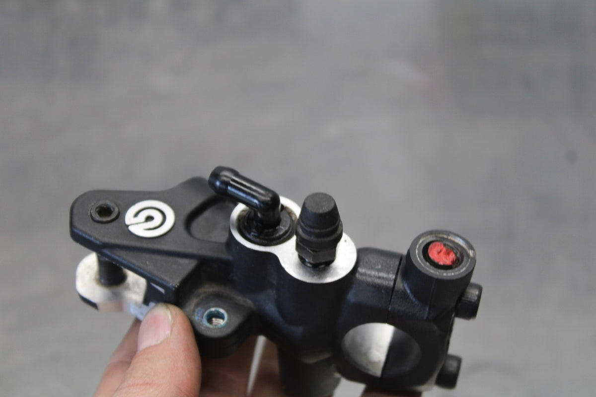 24 APRILIA TUONO V4 1100 FACTORY ABS FRONT BRAKE MASTER CYLINDER BB887