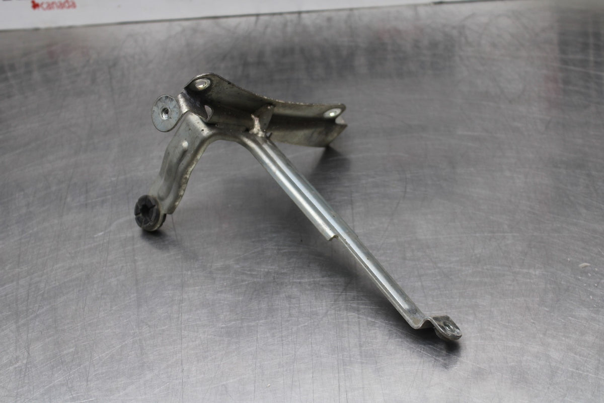 09 SUZUKI GSXR1000 OIL COOLER MOUNTING BRACKET MOUNT SUPPORT BB777