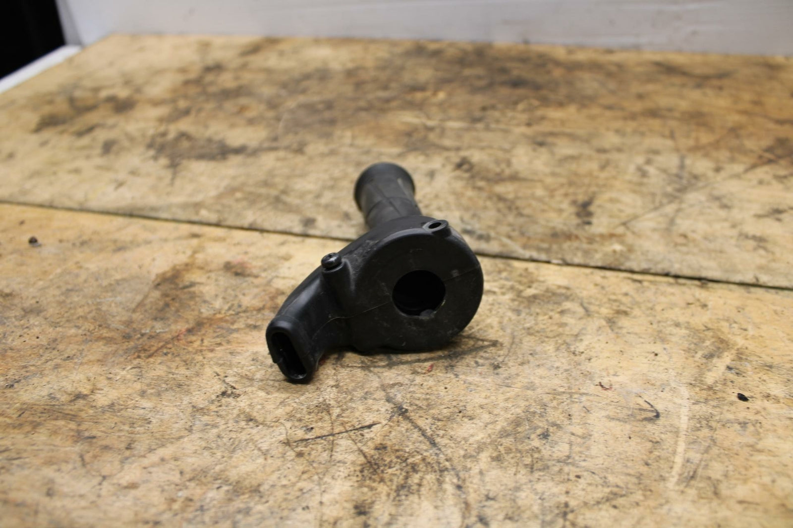 13-18 KAWASAKI NINJA ZX6R THROTTLE CABLE LINE HOUSING GUIDE BB342