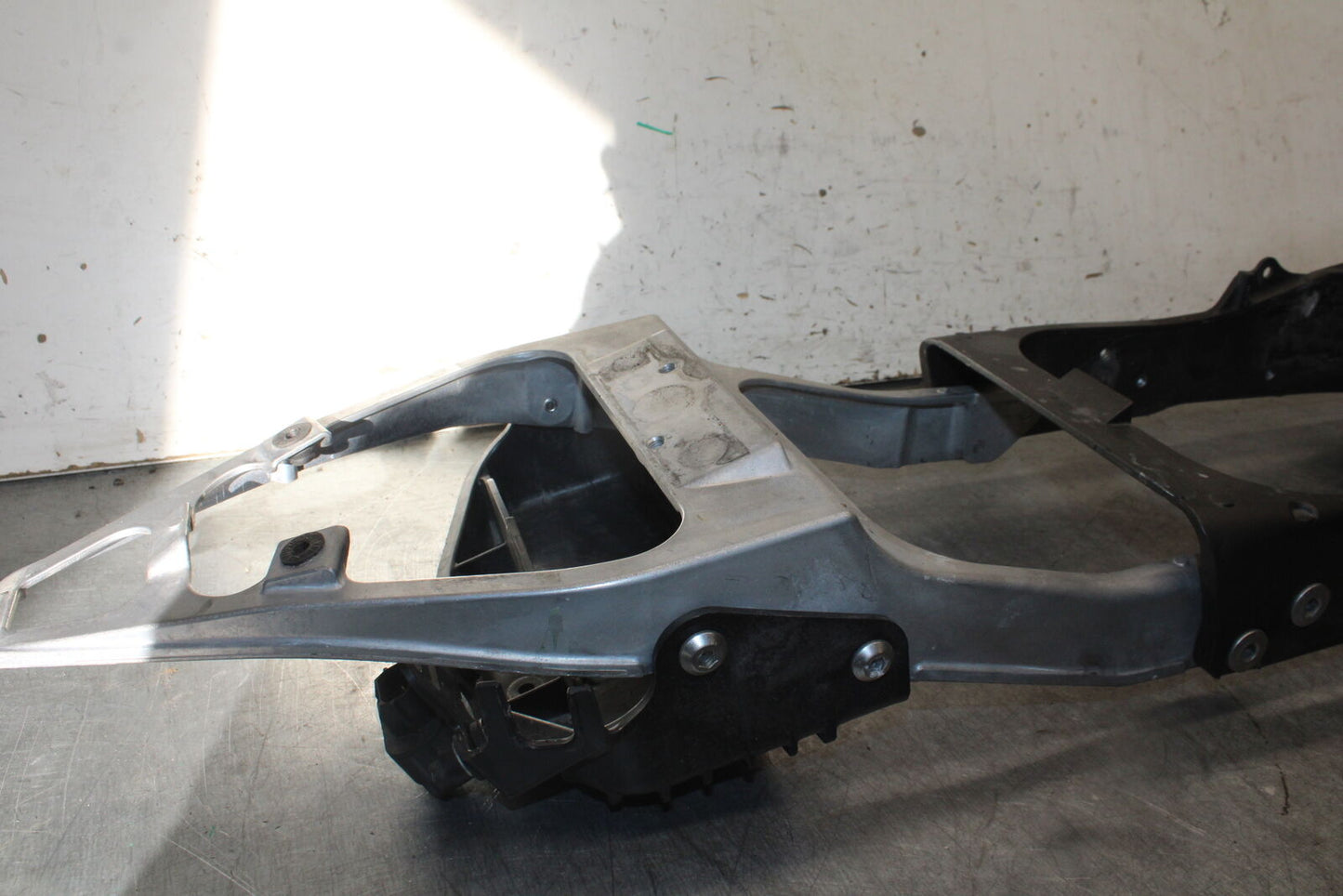 09-12 KAWASAKI NINJA ZX6R REAR SUBFRAME BACK SUB FRAME 32160-0399 BB698