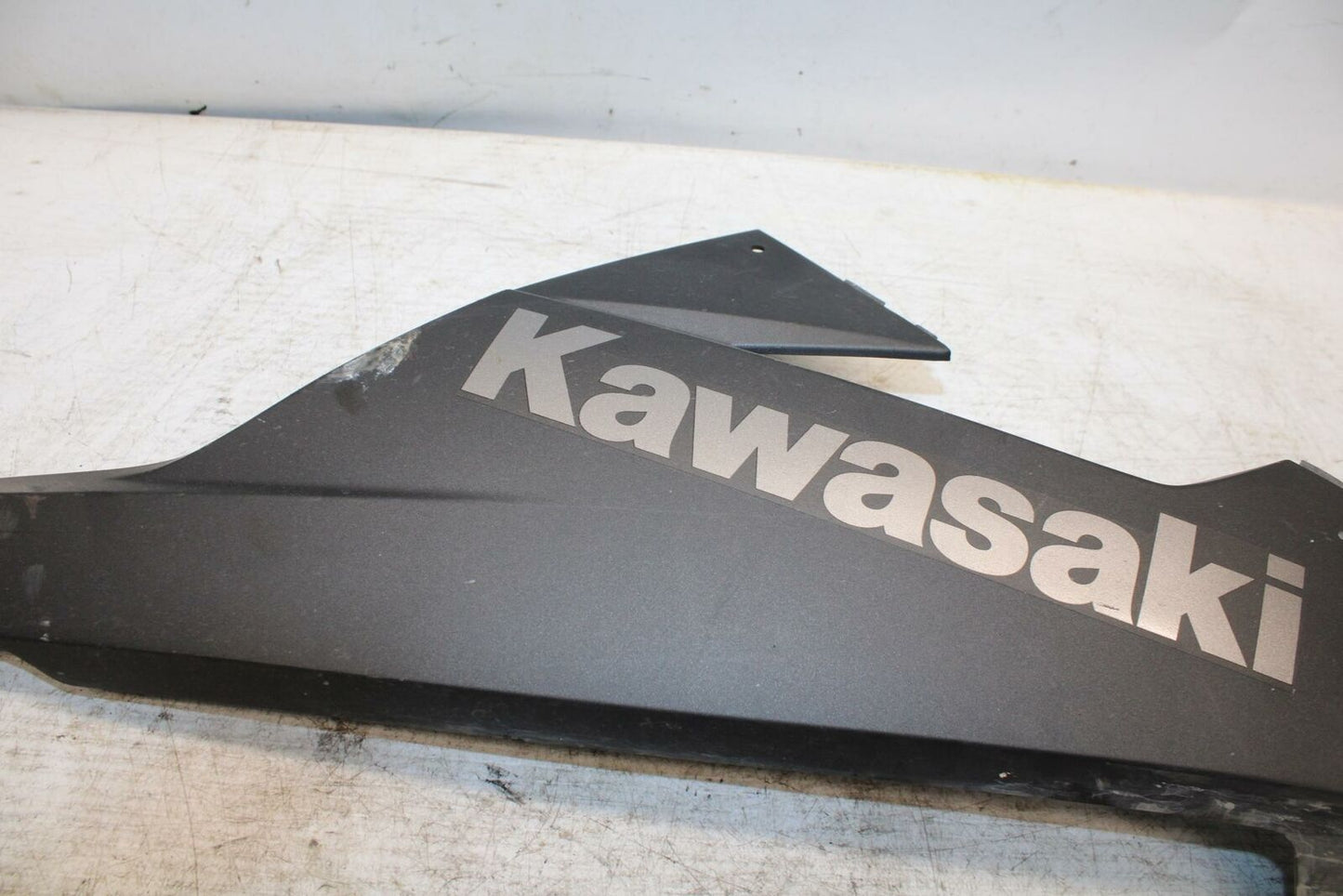 12-13 KAWASAKI EX300 NINJA LOWER BOTTOM BELLY FAIRING COWL BB373