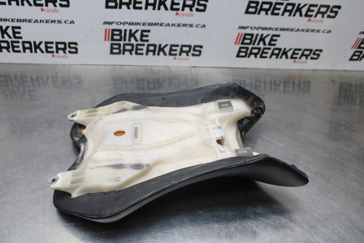 07 YAMAHA YZF R1 FRONT DRIVERS SEAT PAD SADDLE PILLION BB826
