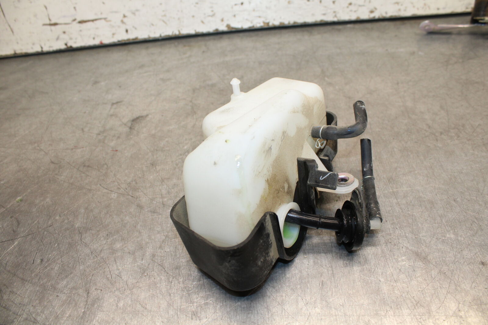 19-24 YAMAHA R3 COOLANT WATER TANK RESERVOIR BOTTLE BB736
