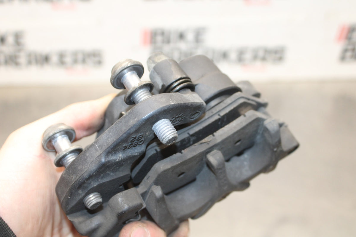 19 BMW F750GS RIGHT LEFT FRONT BRAKE CALIPER SET PAIR CALIPERS BB938
