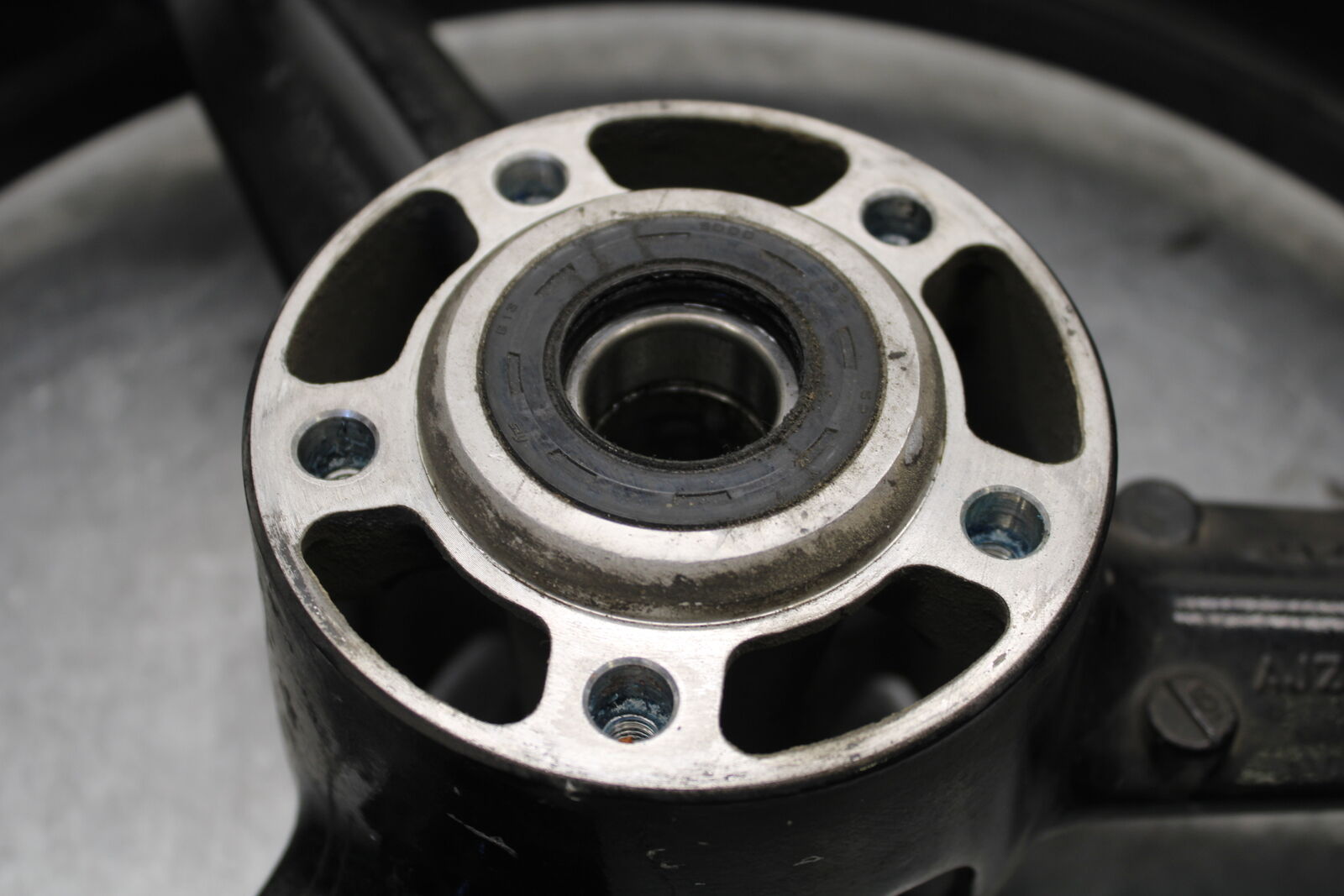 04-05 SUZUKI GSXR600 FRONT WHEEL RIM BB658