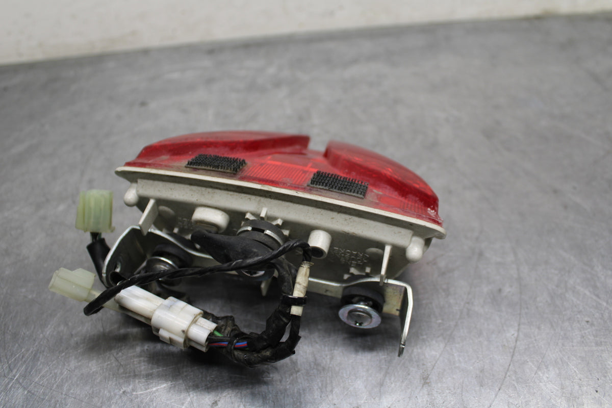 08-10 SUZUKI GSXR 600 REAR TAIL TAILLIGHT BACK BRAKE LIGHT BB132