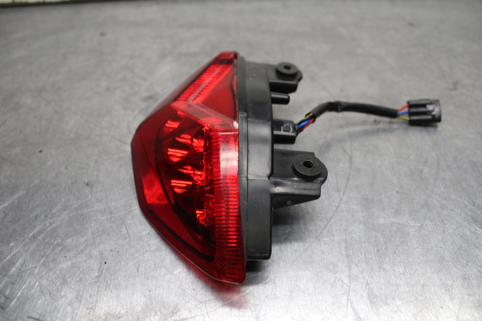 12-13 KAWASAKI Z1000 REAR TAIL TAILLIGHT BACK BRAKE LIGHT BB743