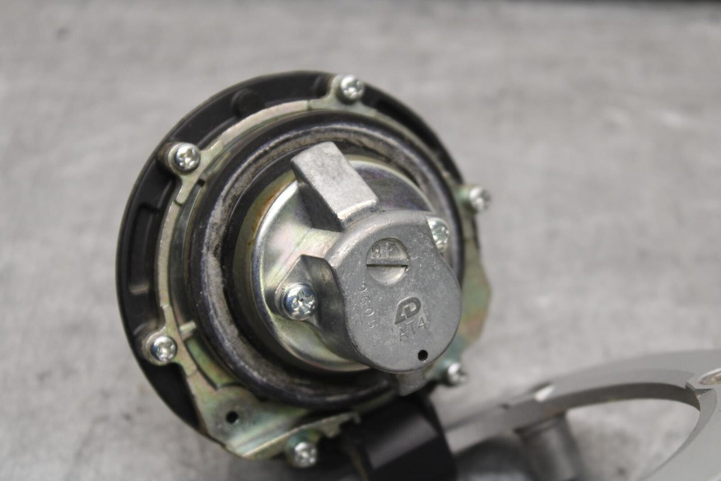 11-24 SUZUKI GSXR  600 750 FUEL TANK GAS CAP BB630