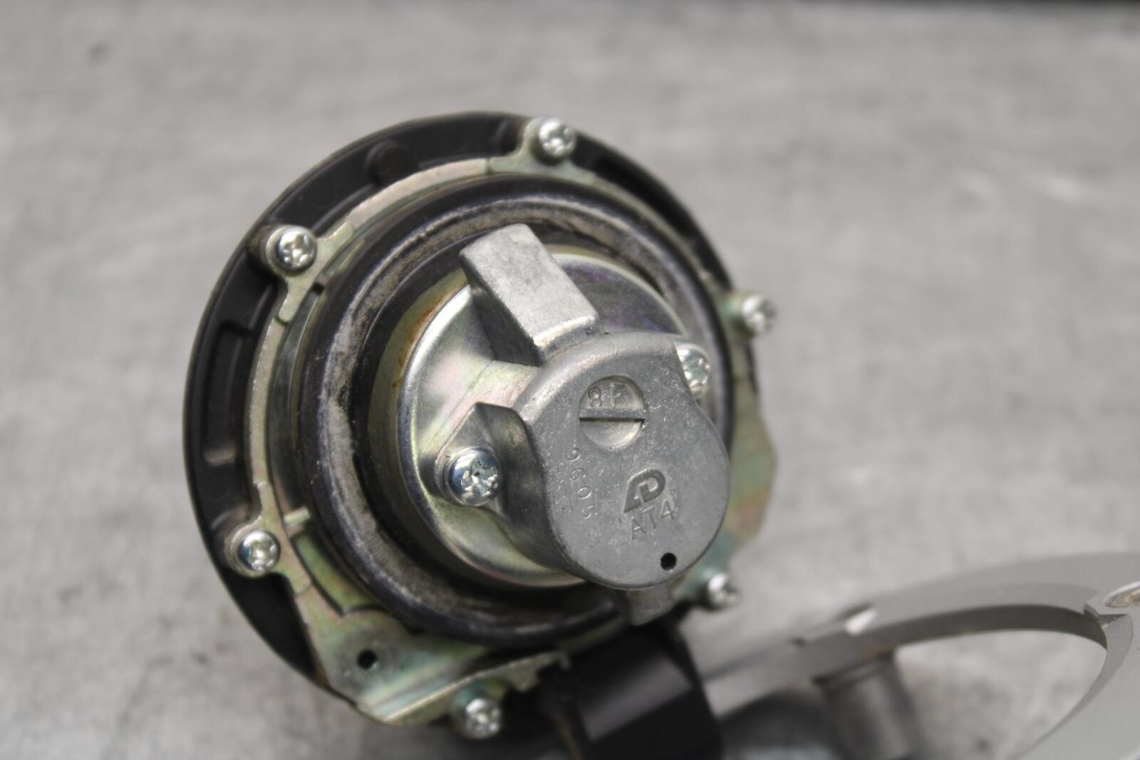 11-24 SUZUKI GSXR  600 750 FUEL TANK GAS CAP BB630