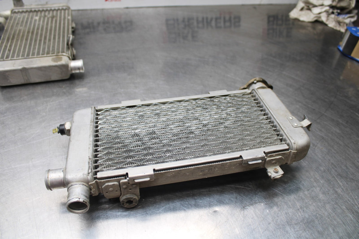 98-05 HONDA SUPER HAWK 1000 VTR1000F ENGINE RADIATOR MOTOR COOLER COOLING BB821
