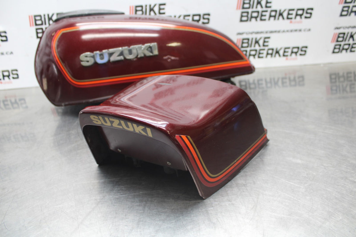 77 SUZUKI GS750 GAS TANK SIDE TAIL COWL COVER 44110-45000-13L BB779