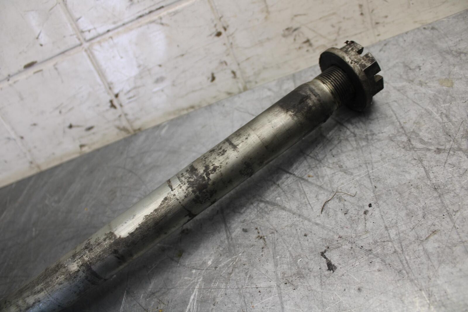 1998 Suzuki TL1000S REAR AXLE BACK WHEEL RIM PIVOT BOLT AXEL BB508