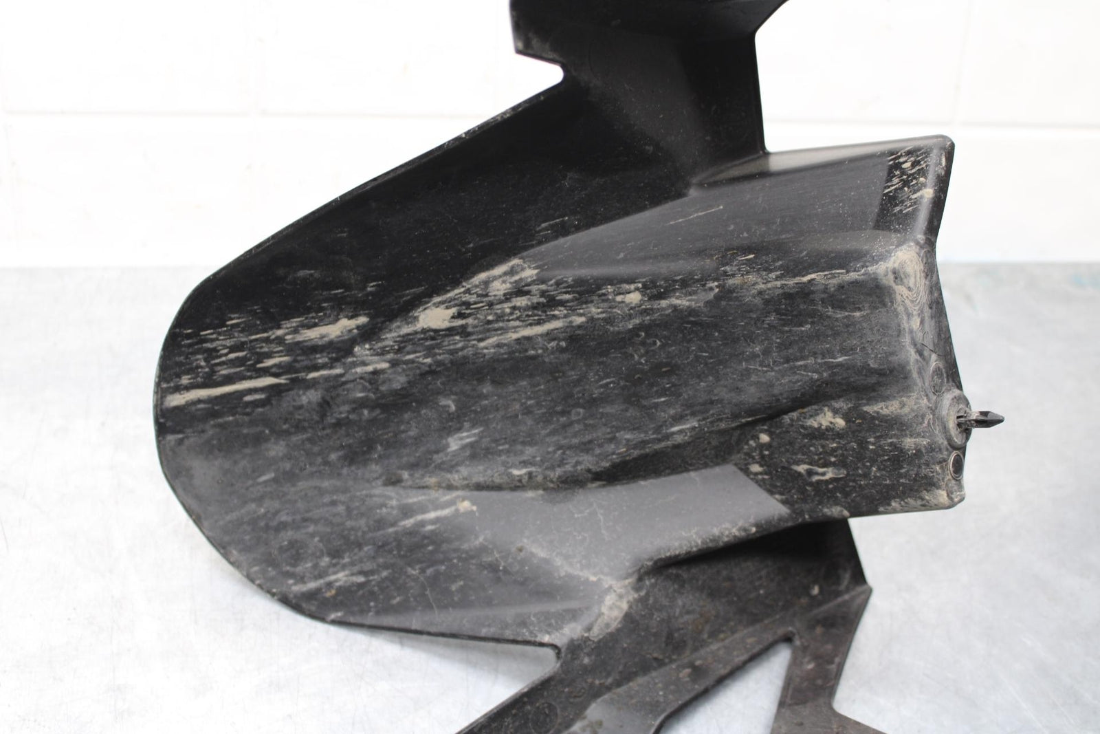 20 KAWASAKI Z400 ER400 ABS REAR BACK DRIVE CHAIN GUARD COVER SHIELD BB586