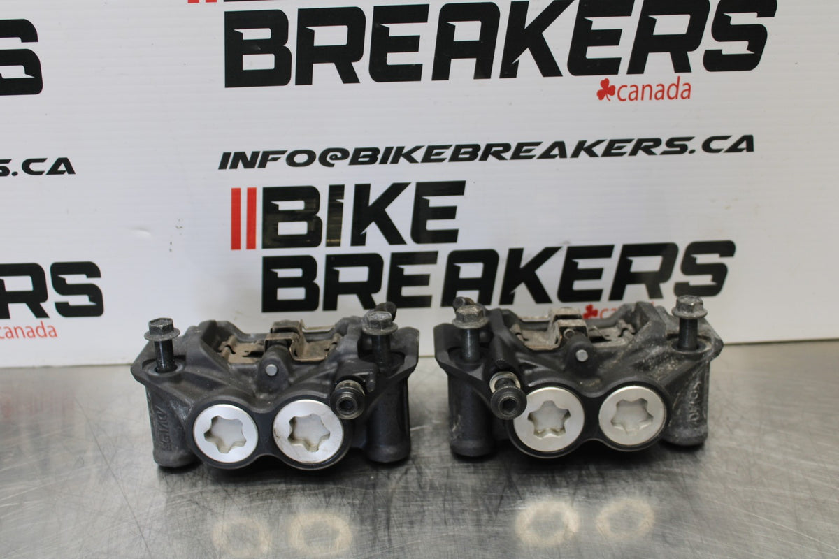 22-25 YAMAHA YZF R7 RIGHT LEFT FRONT BRAKE CALIPER SET PAIR CALIPERS BB182