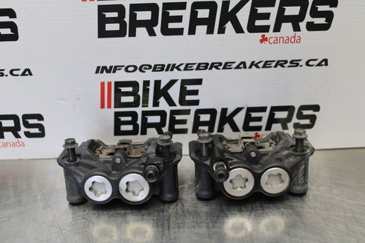 22-25 YAMAHA YZF R7 RIGHT LEFT FRONT BRAKE CALIPER SET PAIR CALIPERS BB182