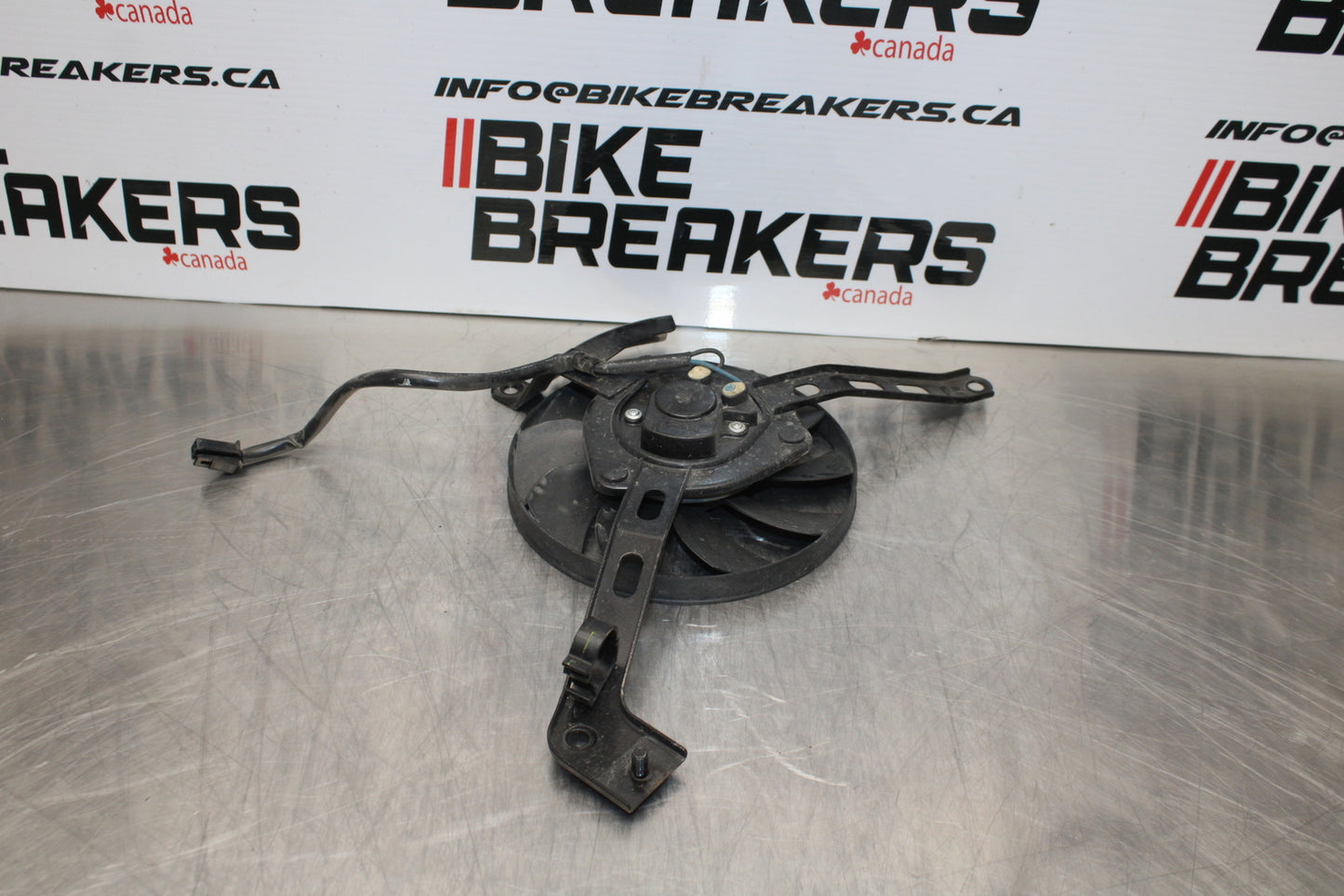 14-17 YAMAHA FZ07 ENGINE RADIATOR COOLING FAN BB162