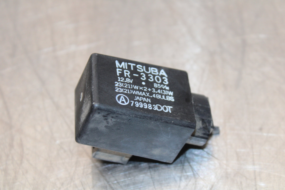 98-05 HONDA SUPER HAWK 1000 VTR1000F TURN SIGNAL BLINKER RELAY FLASHER BB152