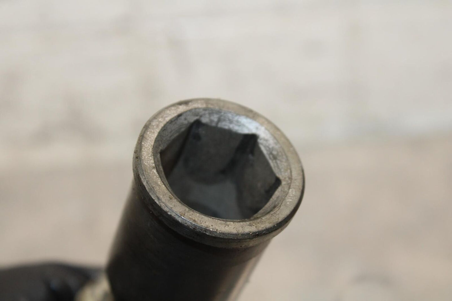 2000 Kawasaki Ninja ZX9R ZX900F FRONT WHEEL RIM AXLE PIVOT BOLT 41068-1404 BB70