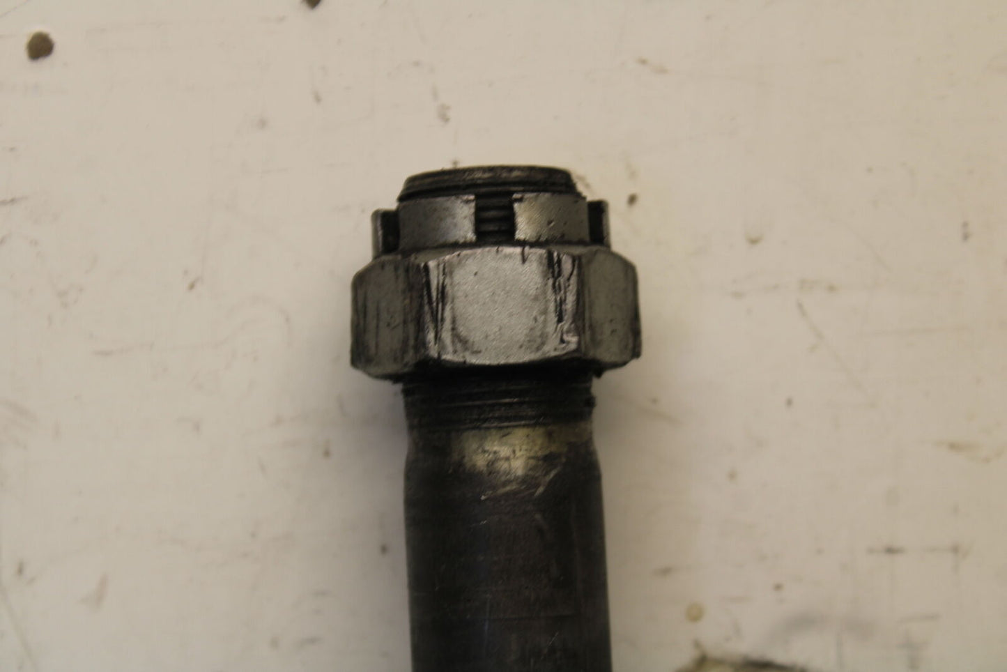 09-12 KAWASAKI NINJA ZX6R ZX600R REAR AXLE BACK WHEEL RIM PIVOT BOLT AXEL BB656