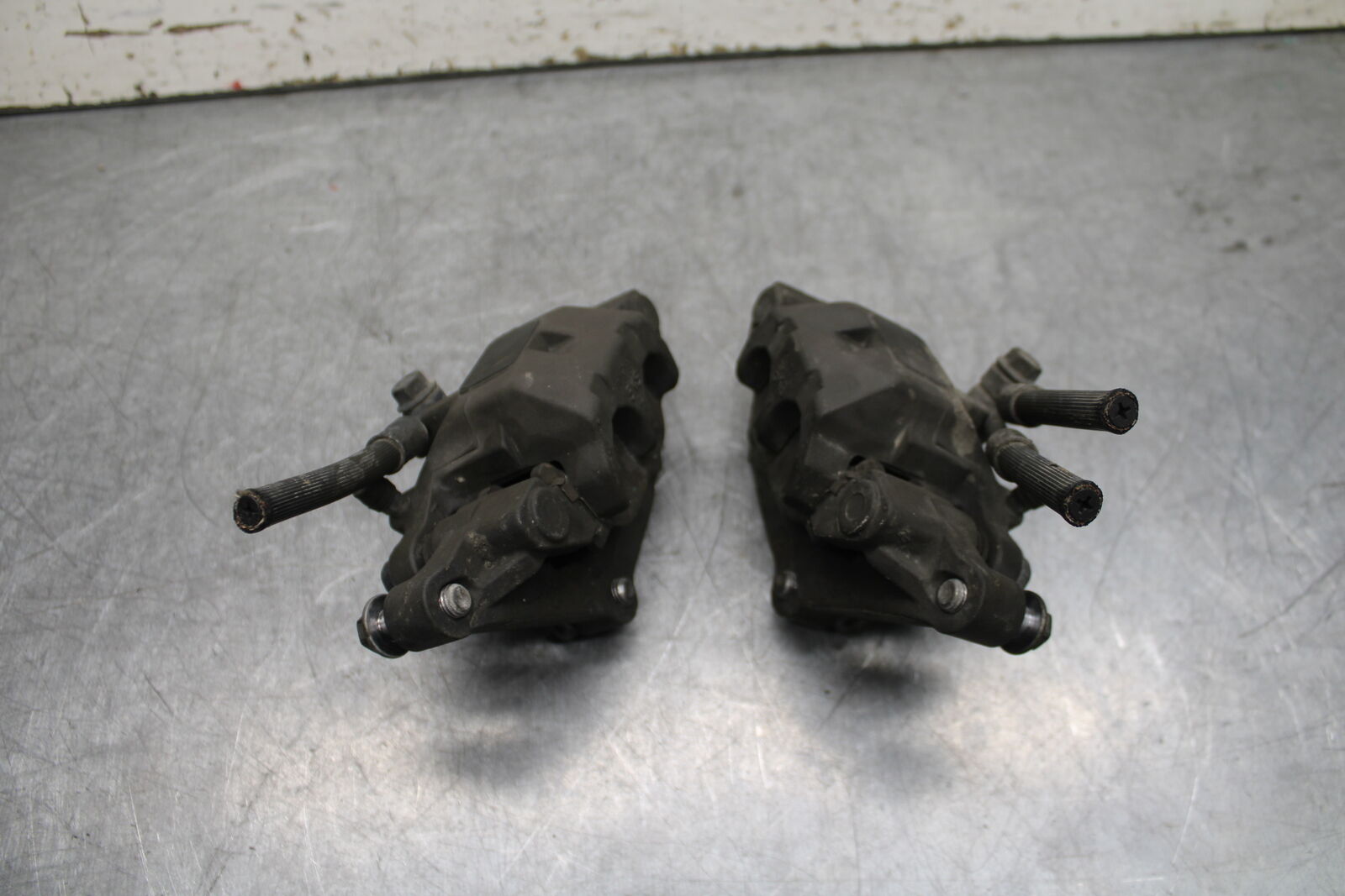 09-15 YAMAHA FZ6R RIGHT LEFT FRONT BRAKE CALIPER SET PAIR CALIPERS BB719